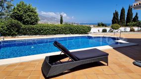 Comprar villa en Mijas Costa con 3 dormitorios
