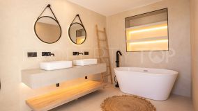 Atico de 4 dormitorios en venta en Nueva Andalucia