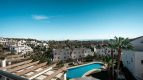 Penthouse with 4 bedrooms for sale in Nueva Andalucia
