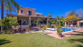 Villa for sale in Guadalmina Alta, 1,095,000 €
