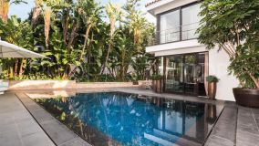 Villa for sale in Los Monteros with 6 bedrooms