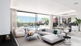 Buy villa in Calahonda with 4 bedrooms