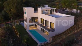 Villa en venta de 4 dormitorios en Benalmadena Costa