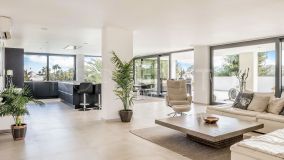 Buy villa in Mijas Golf with 6 bedrooms