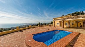 Villa for sale in Benalmadena, 2,200,000 €