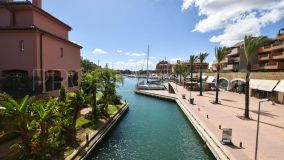 For sale penthouse with 3 bedrooms in Sotogrande Marina