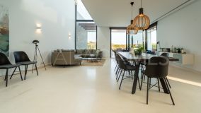 Semi Detached Villa for sale in Cabopino, Marbella East
