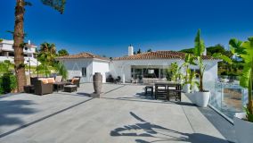 Villa for sale in Atalaya Hills, Benahavis