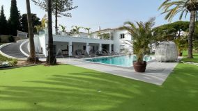 Villa for sale in Atalaya Hills, Benahavis