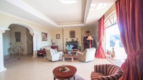 Finca for sale in Estepona