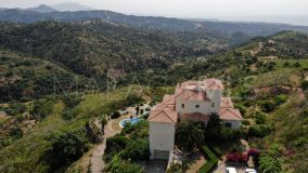 Finca for sale in Estepona