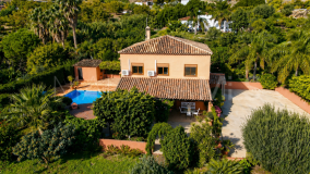 Finca for sale in Estepona