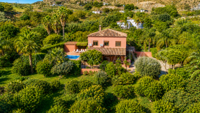 Finca for sale in Estepona