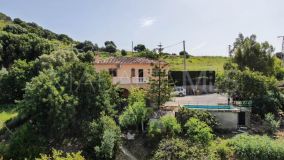 Finca for sale in Estepona