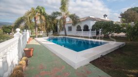 Finca for sale in Estepona