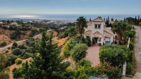 Finca for sale in Estepona
