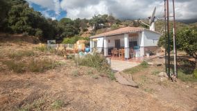 Finca for sale in Estepona