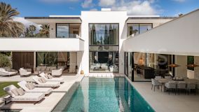 Villa en venta en Nueva Andalucia, Marbella