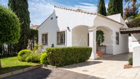 Villa zu verkaufen in El Herrojo, Benahavis