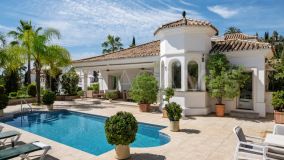 Villa zu verkaufen in El Herrojo, Benahavis