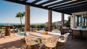 Villa for sale in El Padron, Estepona East