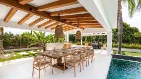 Villa for sale in Los Naranjos Golf, Nueva Andalucia