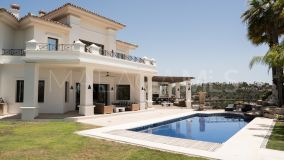 Villa en venta en Los Arqueros, Benahavis