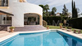 Villa for sale in Altos del Paraiso, Benahavis