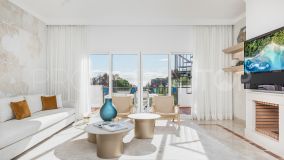 Elegant 2 Bedroom Penthouse with Solarium and Panoramic Views