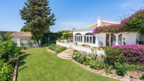 Charming Refurbished House with Private Pool and Mature Garden