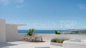 Modern 2 Bedroom Penthouse with Sea Views