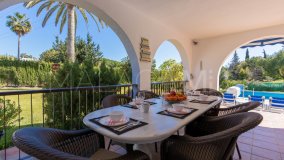 Villa for sale in Atalaya, Estepona