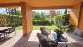 Appartement rez de chaussée for sale in Benatalaya, Estepona Est