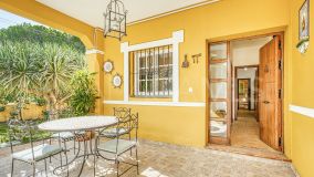 Villa for sale in El Rosario, Marbella Est