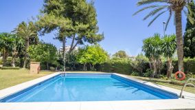 Apartamento en venta en Nueva Andalucia, Marbella