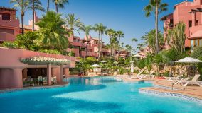 Markplanslägenhet for sale in Beach Side New Golden Mile, Estepona Öst