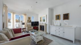 Apartamento en venta en Nueva Andalucia, Marbella