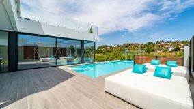 Villa for sale in Atalaya, Estepona East