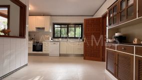 Villa for sale in El Paraiso, Estepona Öst