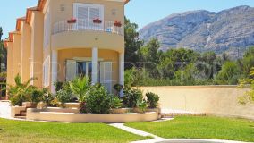Buy villa in Denia