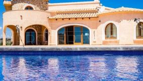 5 bedrooms villa in Cumbre del Sol for sale