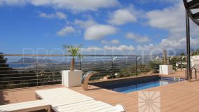 Modern villa in private urbanization with excellent sea views in Altea