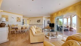 Villa for sale in Moraira with 4 bedrooms