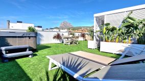 Splendid penthouse just a few minutes from the port of Jávea with sea and Montgó views
