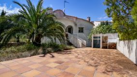 Buy villa in Oliva