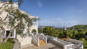 Villa with wonderful views of the bay of Jávea and optional renovation project