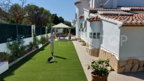 Impresionante villa de 4 dormitorios con hermosa piscina nueva en la codiciada zona de El Piver, Jávea.