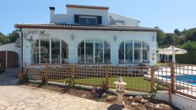Impresionante villa de 4 dormitorios con hermosa piscina nueva en la codiciada zona de El Piver, Jávea.