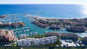Penthouse for sale in Sotogrande Puerto Deportivo with 4 bedrooms