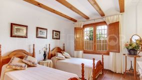 Buy villa in Jávea with 5 bedrooms